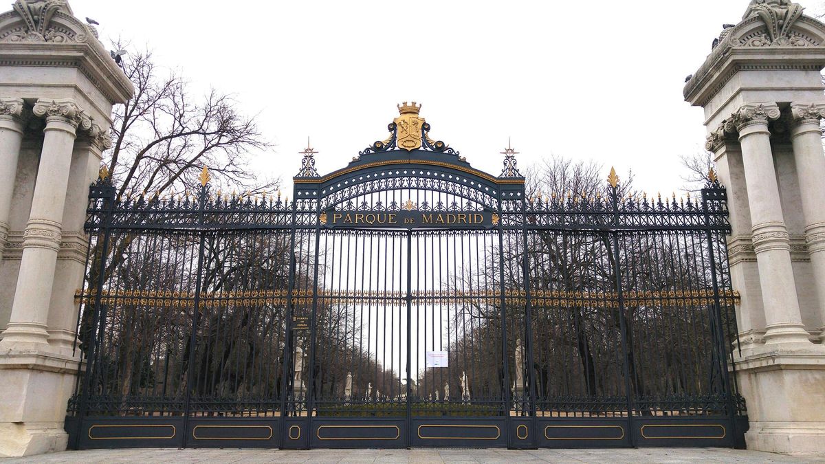 Puerta de acceso al parque 'El Retiro'.