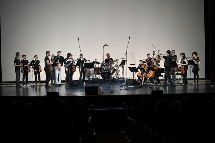 20-04-19 GENTE Y CULTURA. AUDITORIO ALFREDO KRAUS. LAS PALMAS DE GRAN CANARIA. Concierto Bach Rock. Clausura del International Bach Festival 2019 con un concierto de la orquesta del festival y el guitarrista Iñaki Antón, de Extremoduro  | 20/04/2019 | Fotógrafo: Juan Carlos Castro