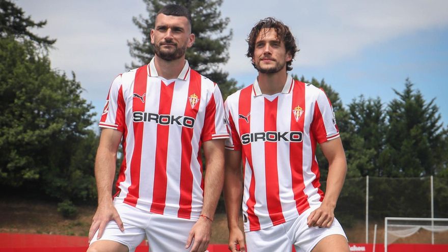 Pablo Vázquez y Álex Corredera en su presentación como jugadores del Sporting.