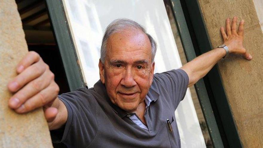 El poeta catalán Joan Margarit gana el Premio Cervantes