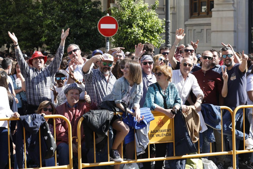 Búscate en la mascletà del 8 de marzo