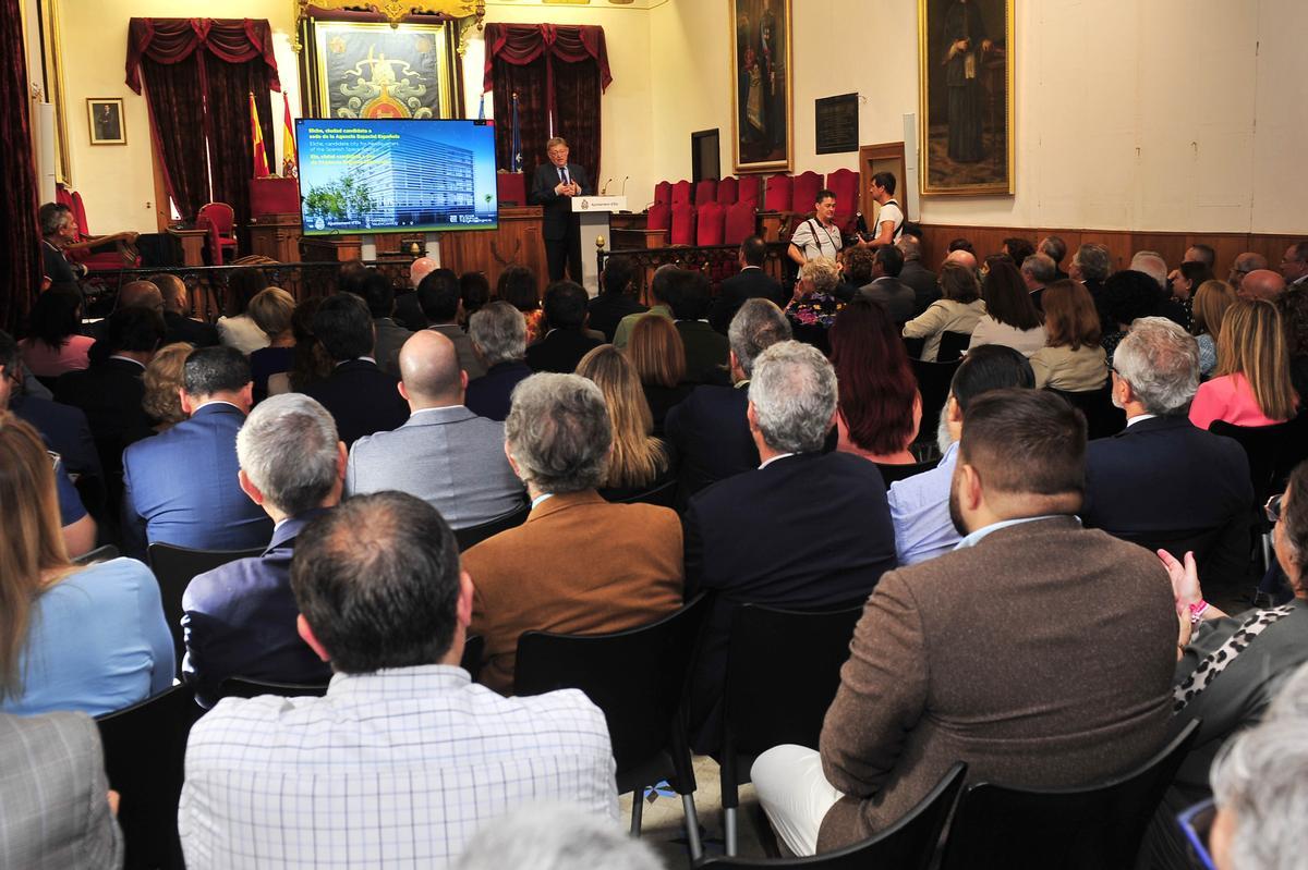 El acto de presentación de la candidatura de Elche a la Agencia Espacial Española, tuvo un gran respaldo del ámbito económico, social y cultural de toda la Comunidad Valenciana.