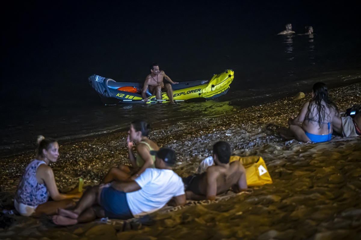 Baños contra la noche infernal en Barcelona