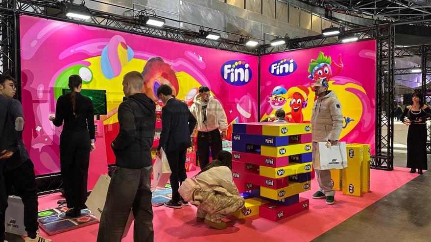 Fini conquista a la generación Z en los Army Awards 2026