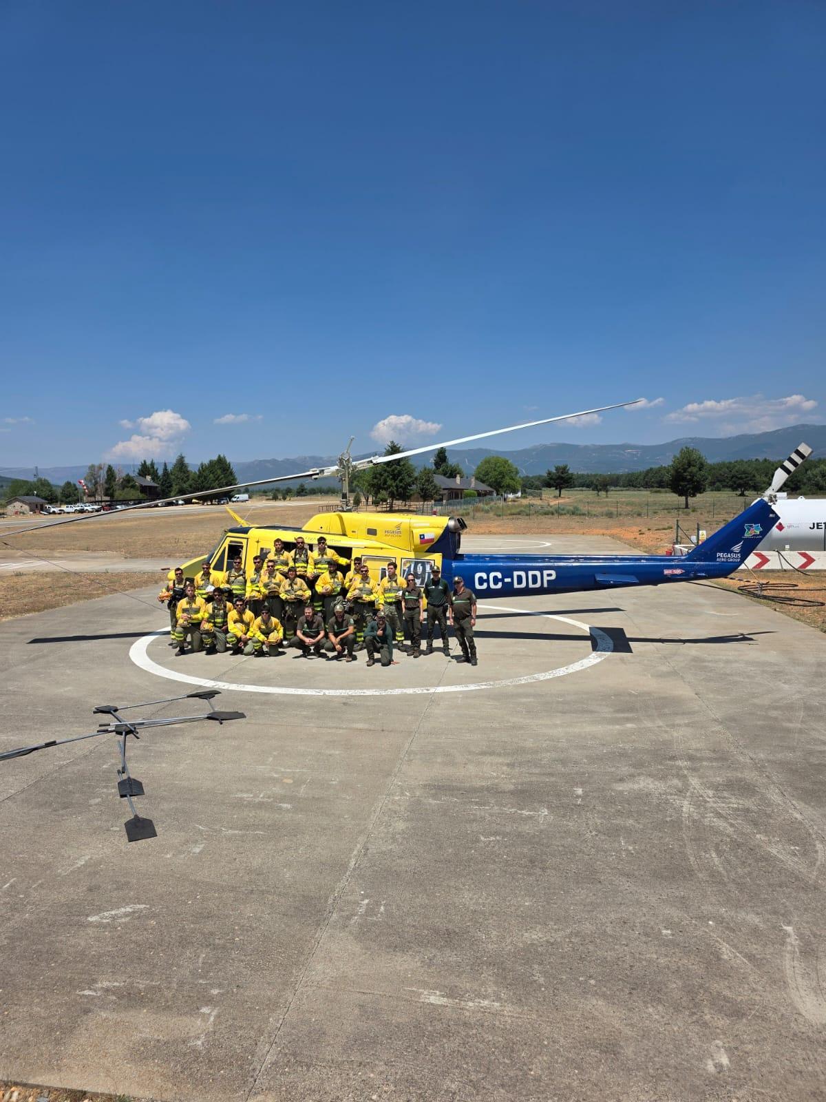 Minuto de silencio en la base de Rosinos de la Requejada.