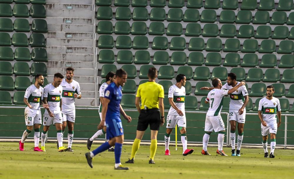 Partido entre el Elche y el Real Oviedo