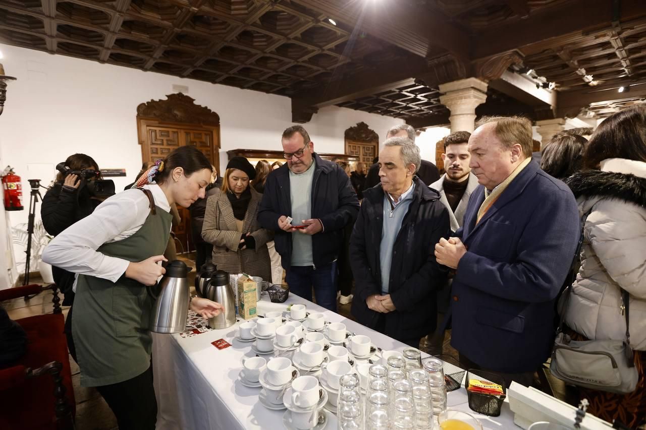 La Diputación ofrece el tradicional desayuno navideño a los medios