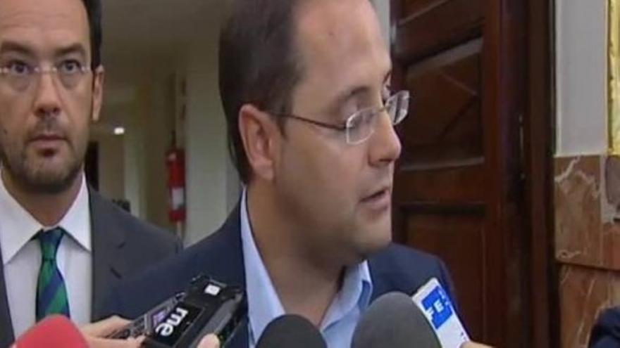 El PSOE espera que Chaves, Zarrías y Viera &quot;puedan probar su inocencia&quot;