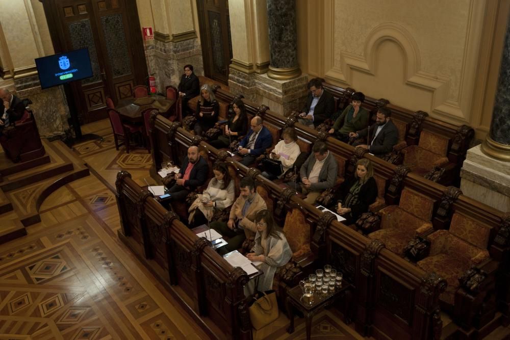 Marea y PP cargan contra el "catastrazo" del Ayuntamiento.