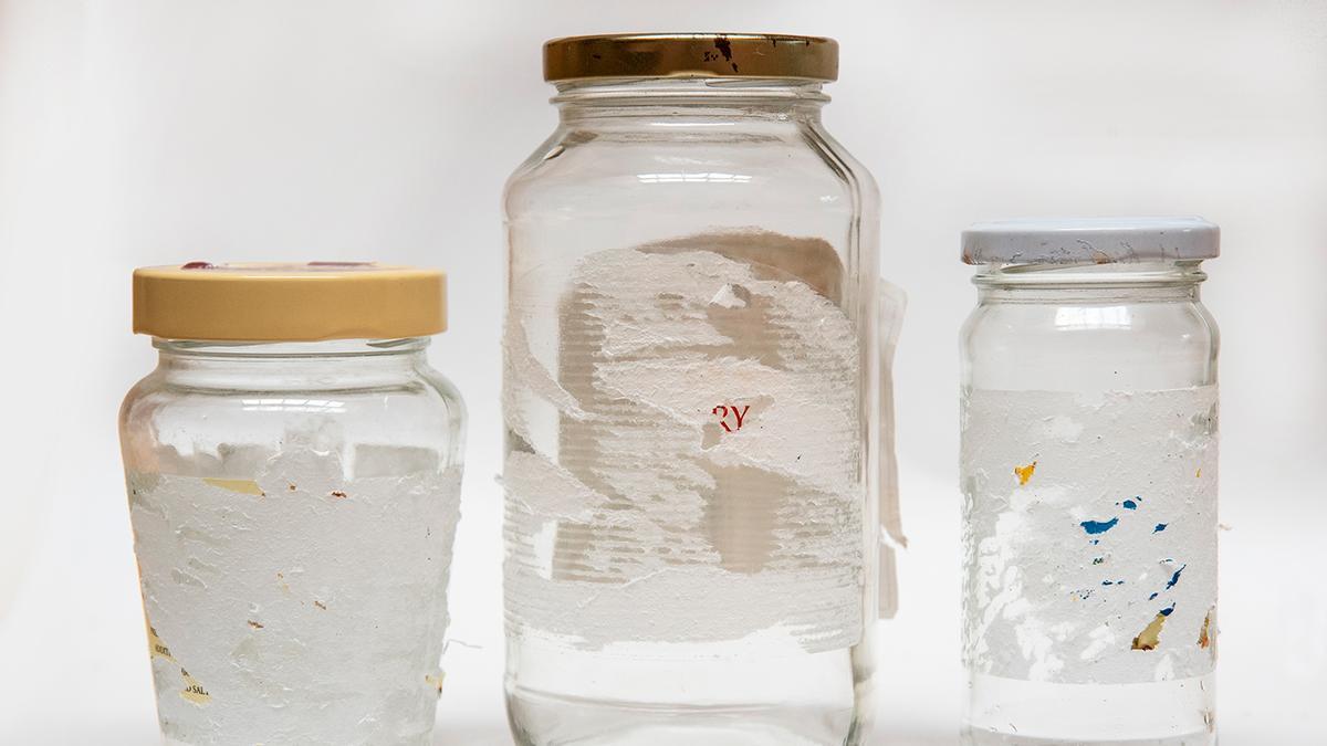 TRUCO ETIQUETA TARRO | El método definitivo para quitar las etiquetas pegadas de los frascos de vidrio