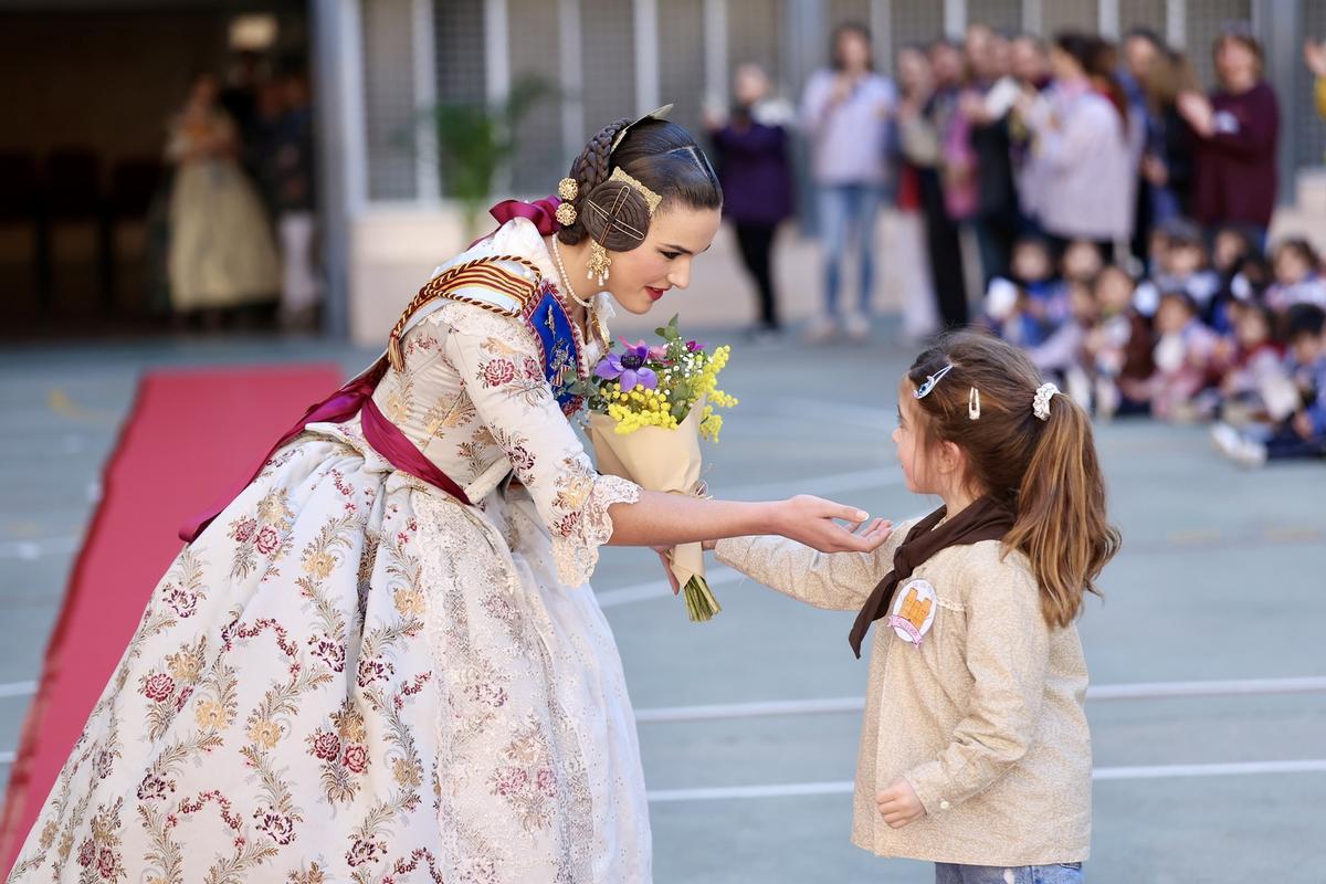 Carmen Prades vuelve a su colegio, el Pío XII