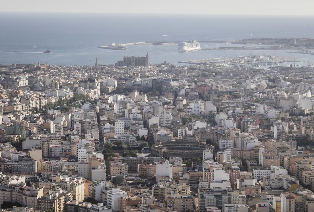 Mira Mallorca vista desde un helicóptero