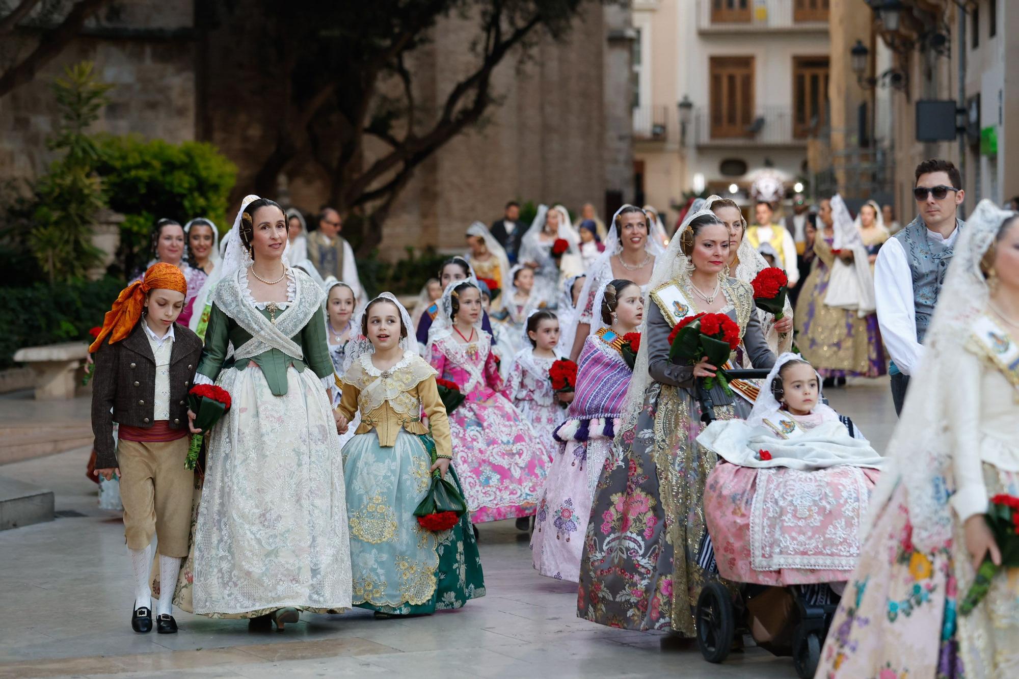 Búscate en el primer día de la Ofrenda en la calle San Vicente entre las 18:00 y las 19:00