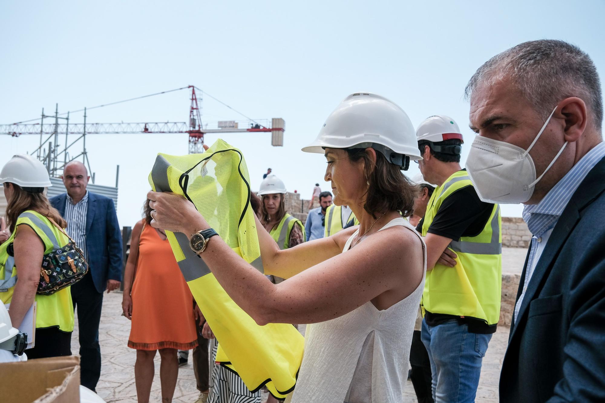 Así ha sido la visita de la ministra Reyes Maroto a las obras del Parador de Ibiza.