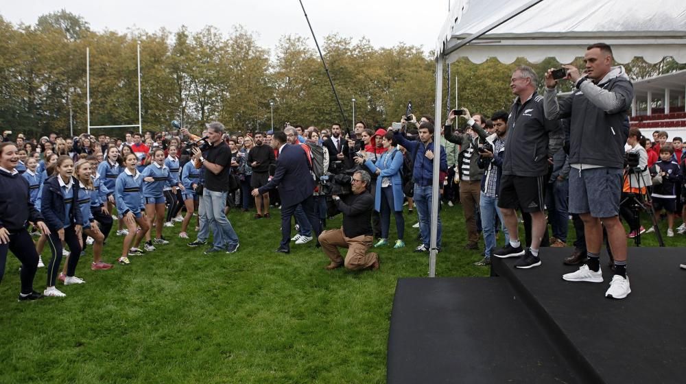 Los All Blacks dirigen un entrenamiento con alumnos en Gijón