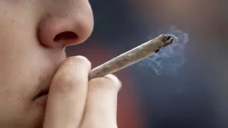 La 'maría' desorienta y la cocaína afecta en la toma de decisiones: así influye cada droga al volante