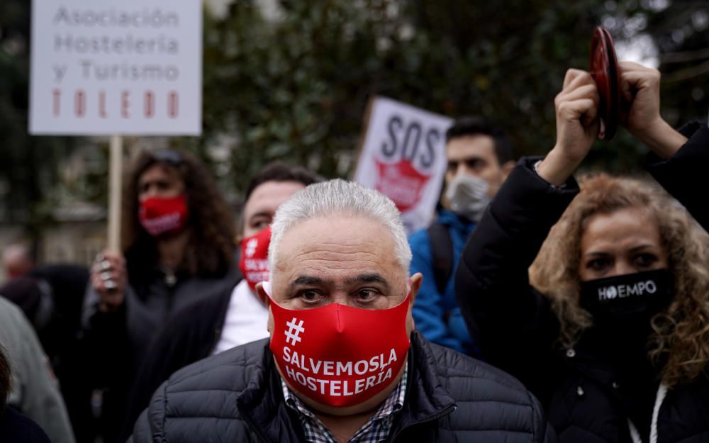 Los hosteleros se manifiestan en Madrid contra la situación del sector por la pandemia