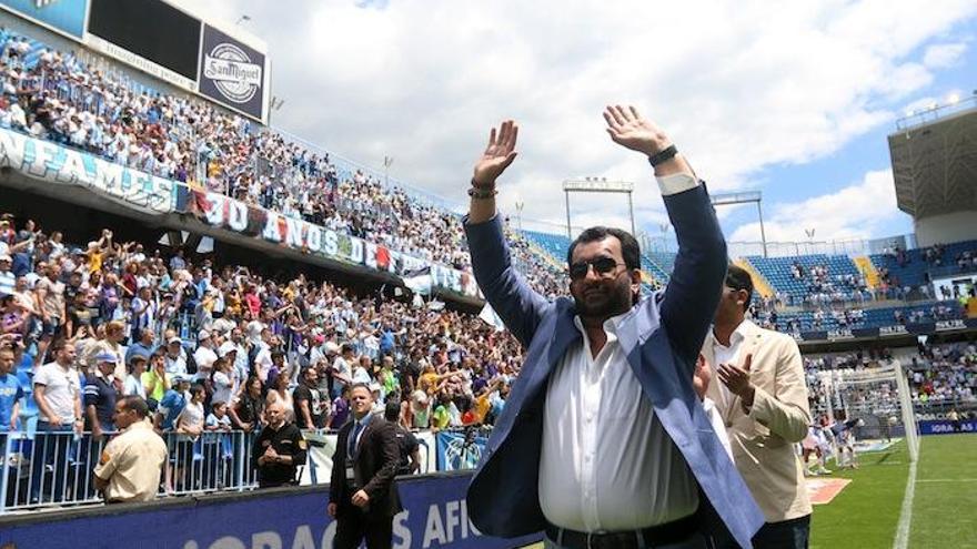 Al Thani, durante su despedida de la afición en el último partido de Liga.