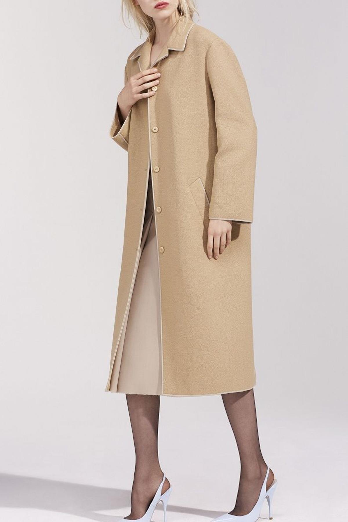 Nina Ricci colección primavera 2016, abrigo minimalista