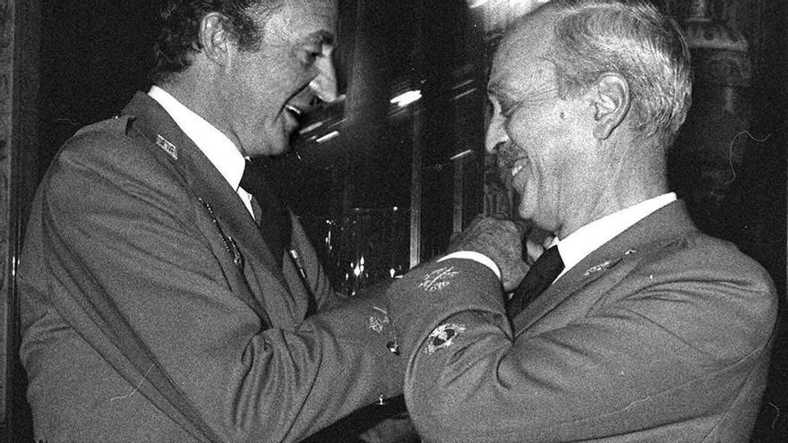 La Zarzuela transmitió "serenidad y calma" a las autoridades civiles y políticas que llamaron durante la tarde del golpe