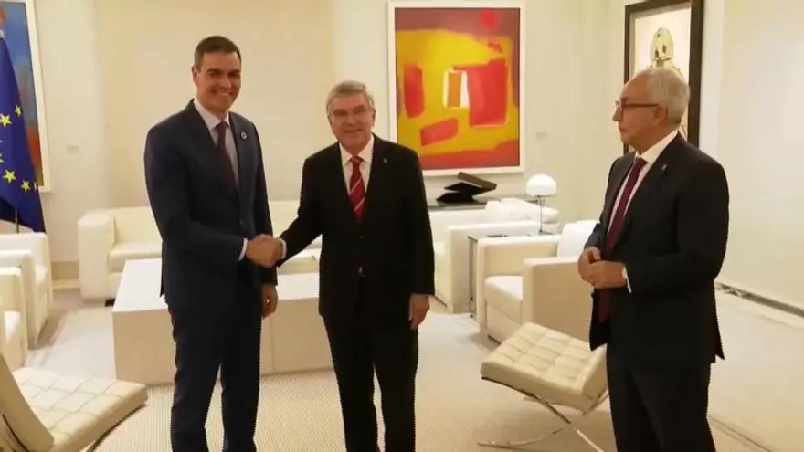 Pedro S芍nchez se re迆ne con el presidente del Comit谷 Ol赤mpico Internacional, Thomas Bach