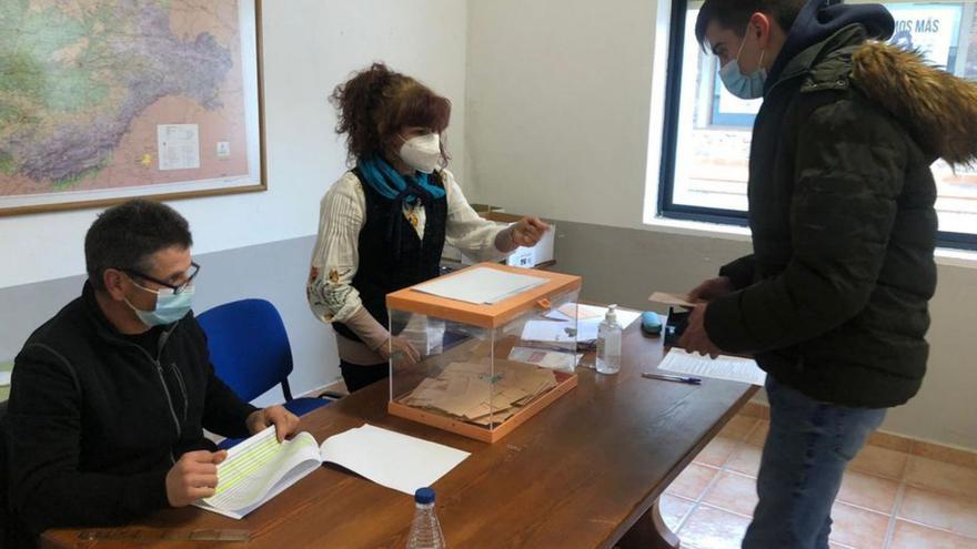 321 ciudadanos renuncian a la mesa en la zona electoral de Zamora