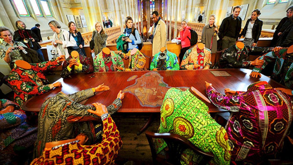 Exposició ’¿Barallar-se per Àfrica?’, de l’artista Yinka Shonibare, exposada a l’església Friedrichwerderschen, a Berlín.