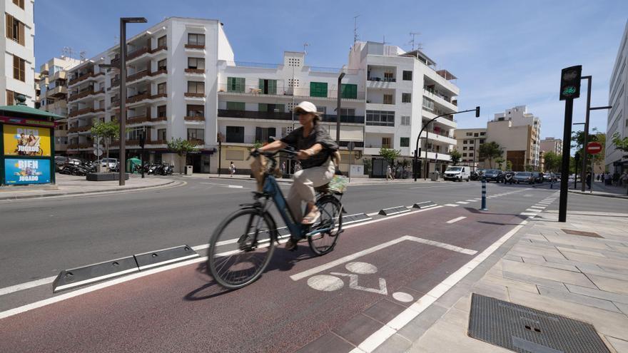 Galería: Así es el carril bici de Isidor Macabich en Ibiza