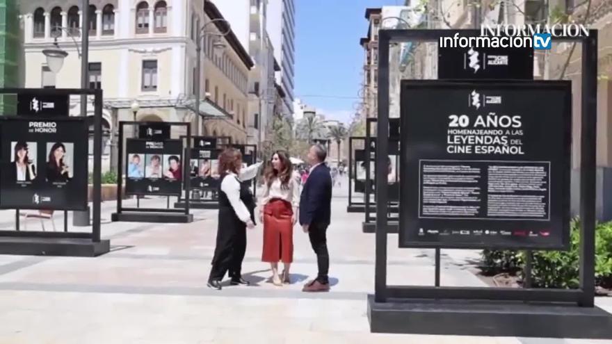 Repasa las últimas dos décadas del festival del cine de Alicante con la nueva exposición que acoge la Avenida Constitución