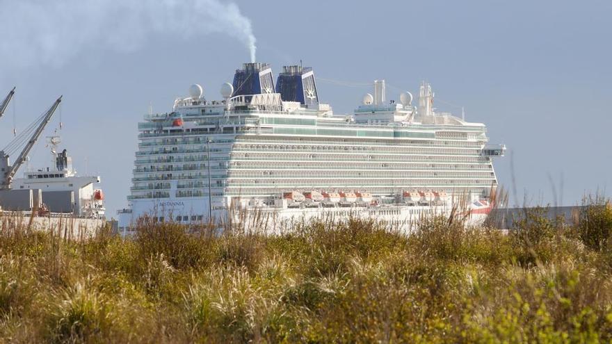 Así es por dentro el &quot;Britannia&quot;, el gran crucero que llegó hoy a Gijón