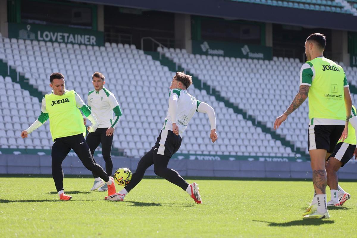 Lance del entrenamiento del Córdoba CF de ayer en El Arcángel, último previo al encuentro.