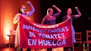 'Mujeres empaquetadoras de tomates' conquista el I Festival de Teatro de Mogán con doble galardón
