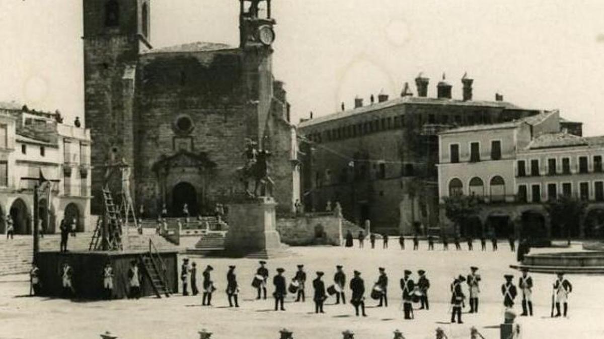 Plaza Mayor de Trujillo en el pasado.