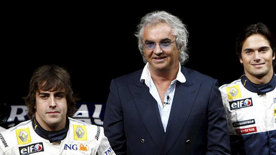Alonso, Briatore y Piquet, el año pasado durante la presentación del Renault.