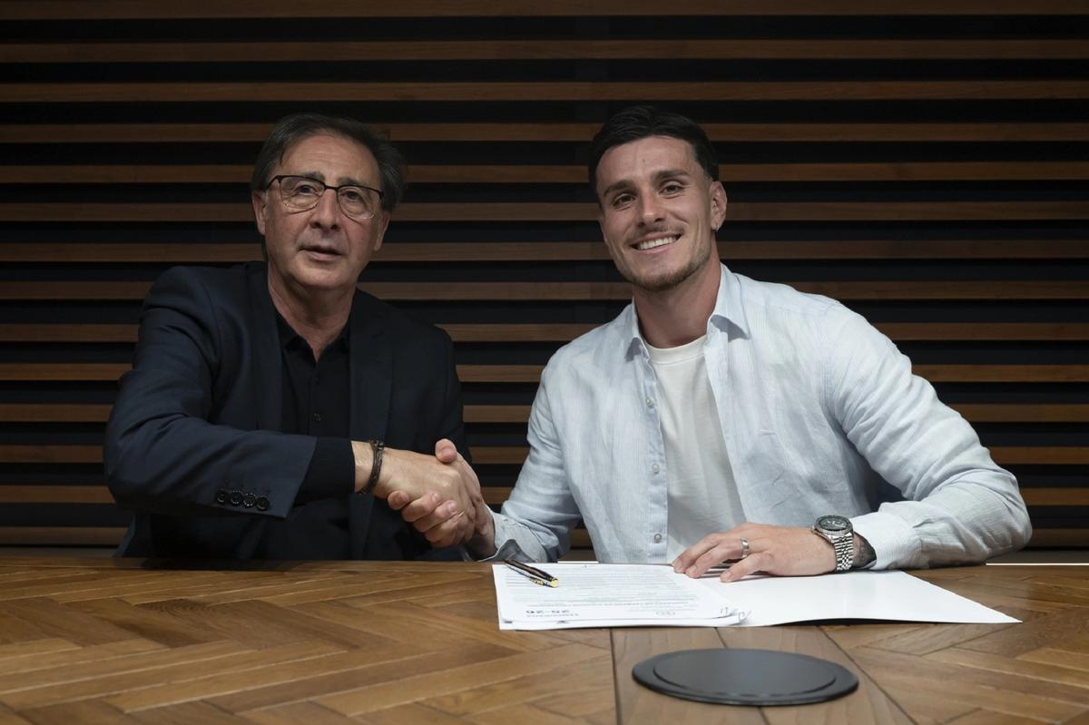 Murillo, junto a Loren Juarros, seguirá en el Málaga CF hasta 2029.