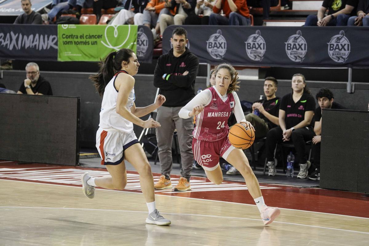 Clàudia Gener ha anotat 5 punts en el segon partit a terres gallegues