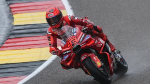Marc Márquez remontada hasta la última vuelta y décimo triunfo sprint