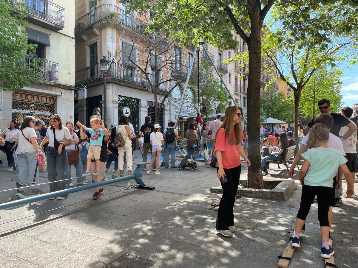 Diumenge de circ i música a la Rambla per les Festes de Primavera