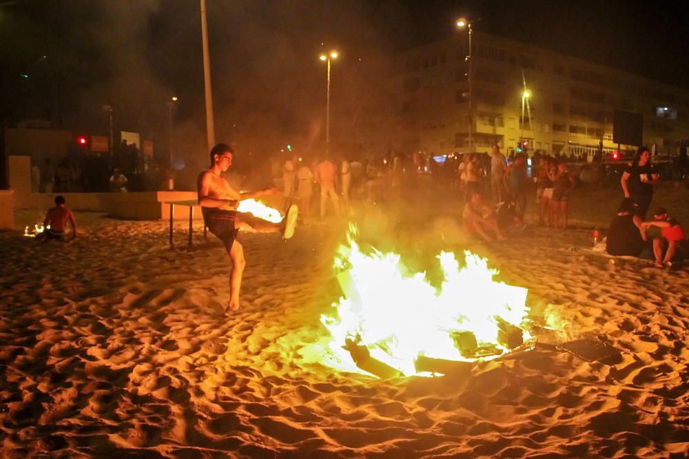 Noche de San Juan en las playas de Torrevieja