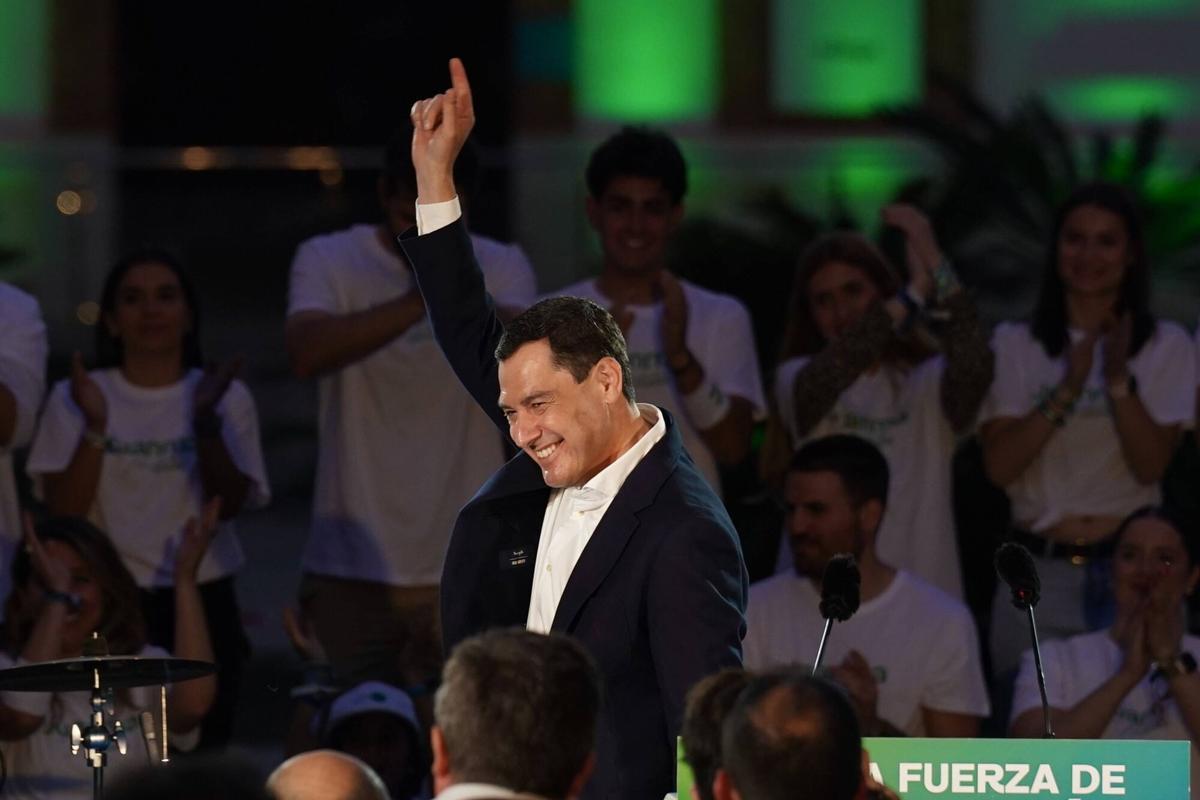 Juanma Moreno, candidato del PP a la presidencia de la Junta de Andalucía, clausura la campaña electoral en un acto en Málaga