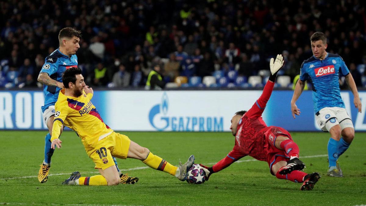 Messi en un partido de la Champions frente al NapolÃ©s.