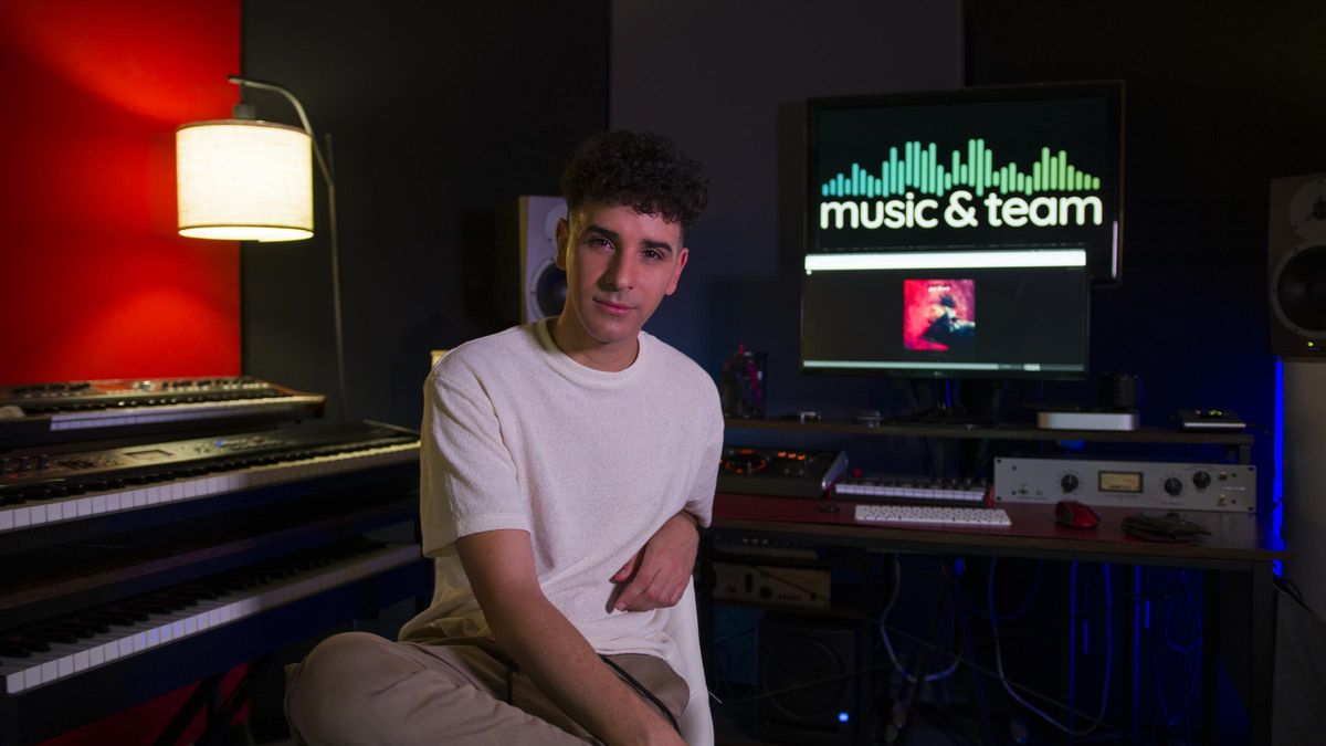 Daniel Clemente, en el estudio de la productora donde ultima los detalles.
