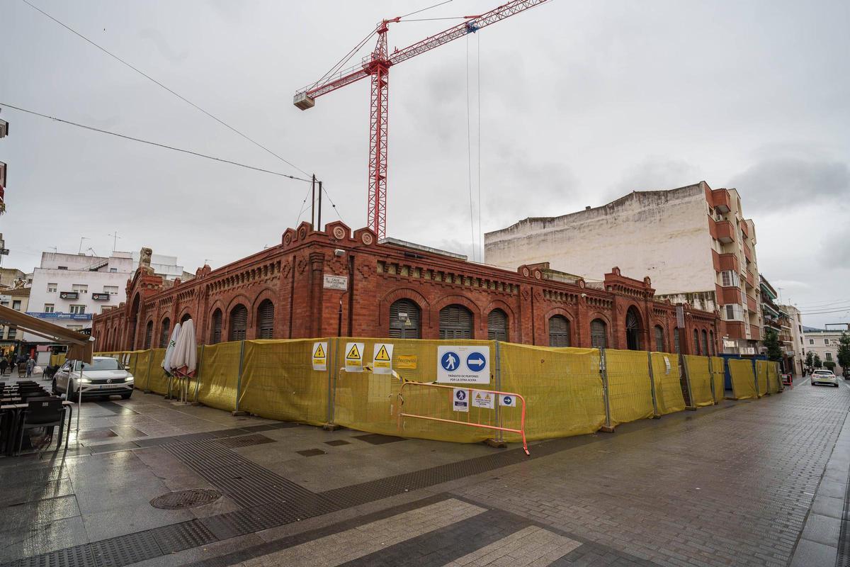 Así avanzan las obras  el antiguo Mercado de Calatrava.