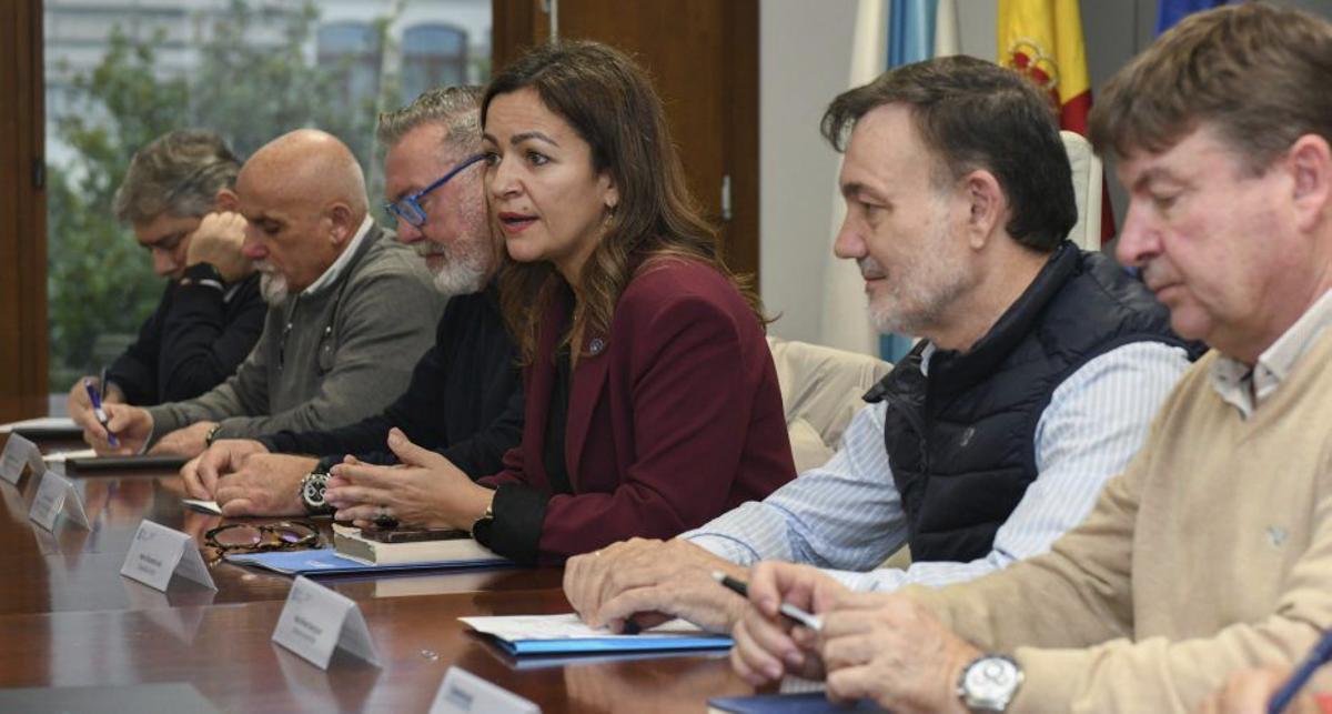 La conselleira do Mar, Marta Villaverde,  en su encuentro de este miércoles con las cofradías. | FDV