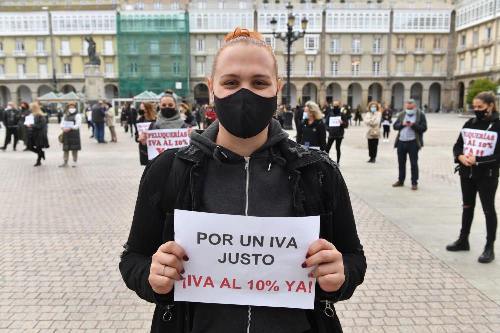 Centros de peluquería y estética de A Coruña convocan una jornada de cierre coordinado con otros negocios del estado, con el fin de reclamar ayudas para el sector, así como la rebaja del IVA del 21%.