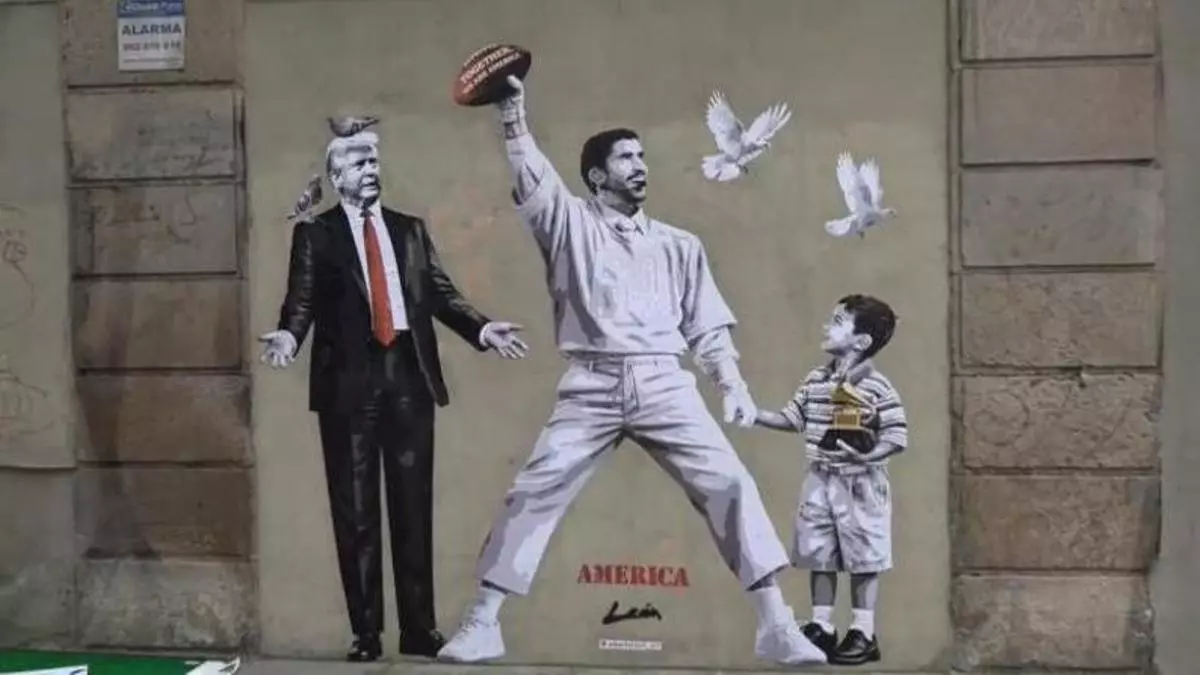Un grafiti de Bad Bunny en el centro de Barcelona reivindica la paz frente a Trump