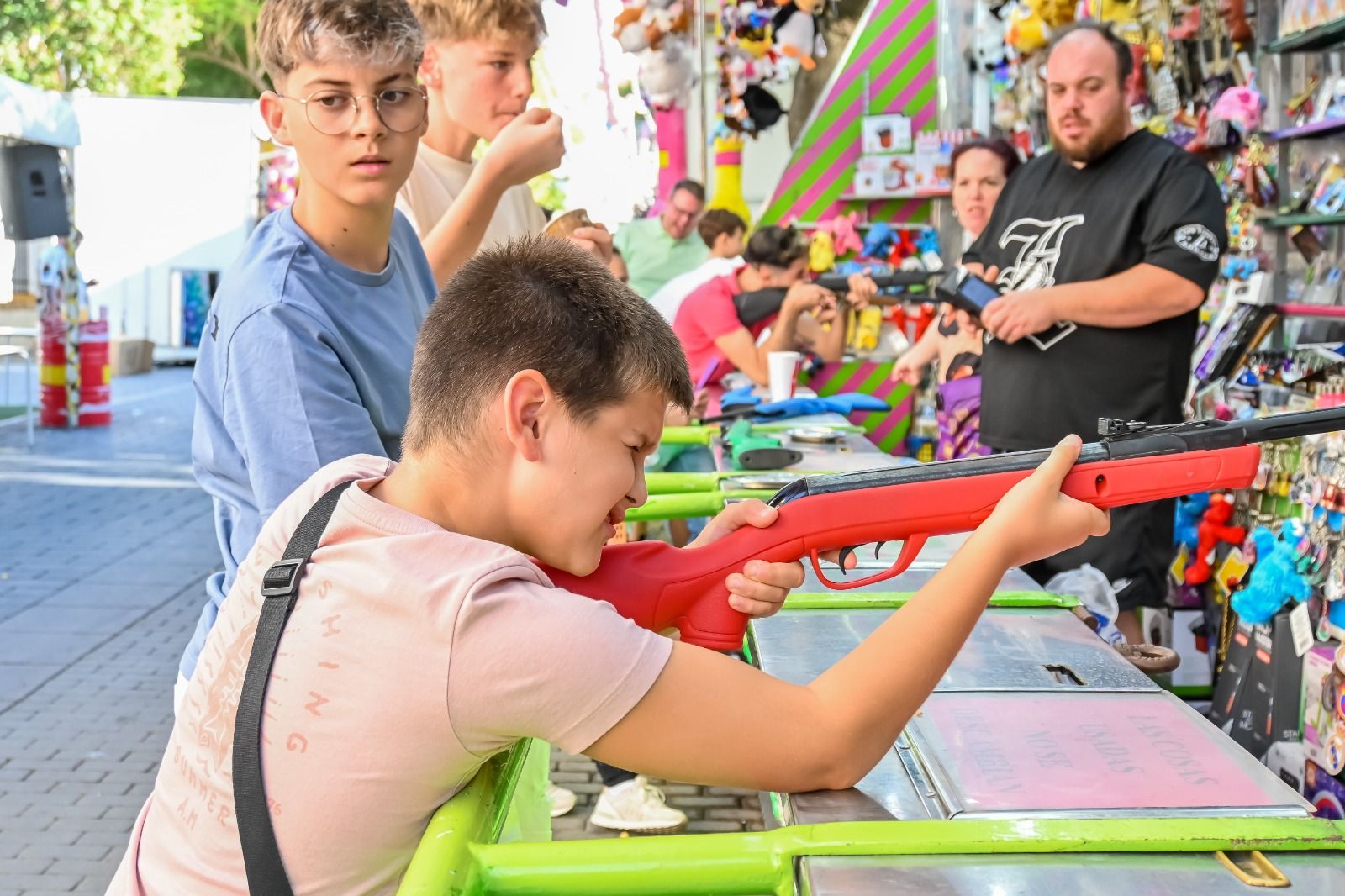Vecinos y visitantes llenan cada día la Feria Real de Baena