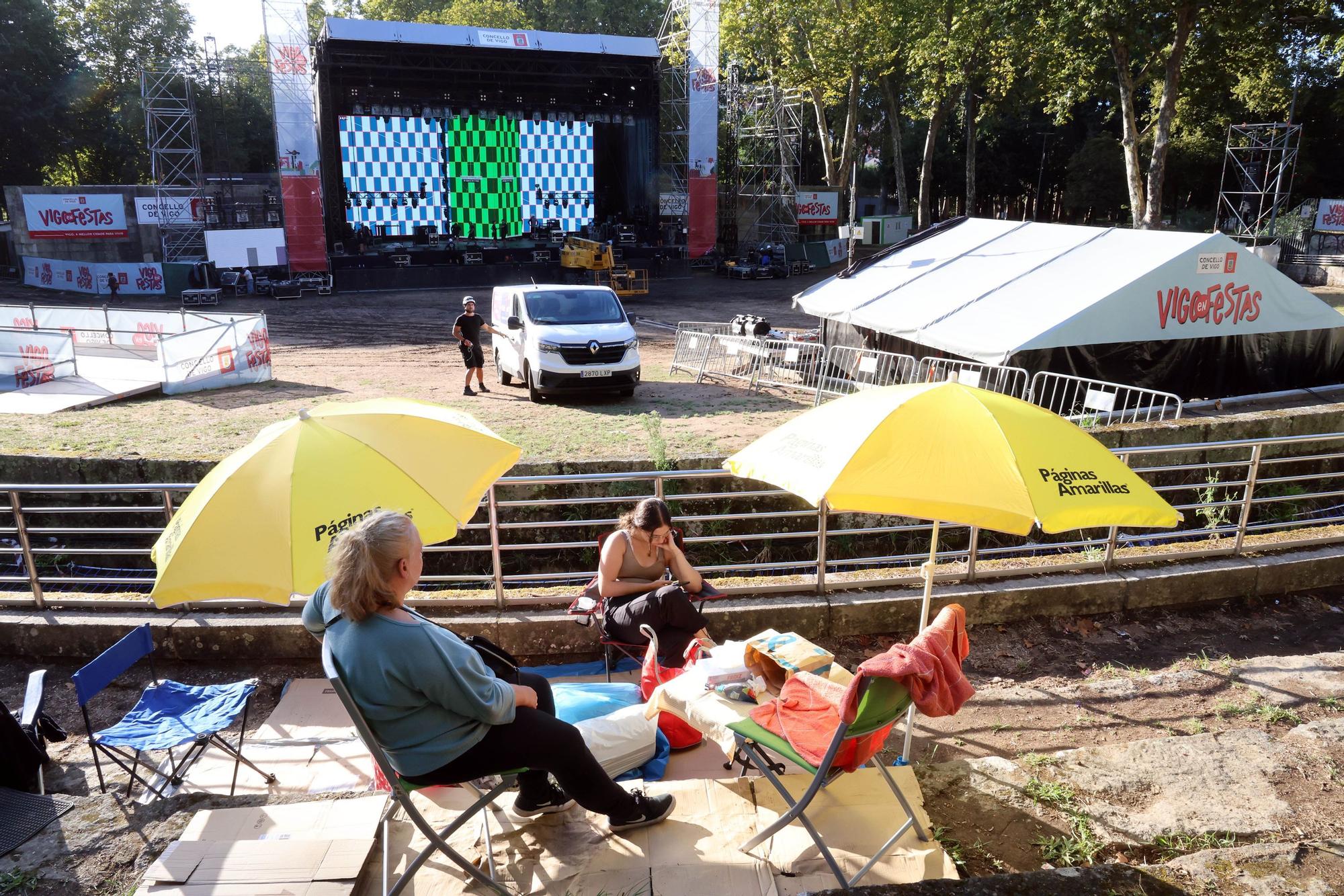 Acampada improvisada en Castrelos por una primera fila en David Guetta