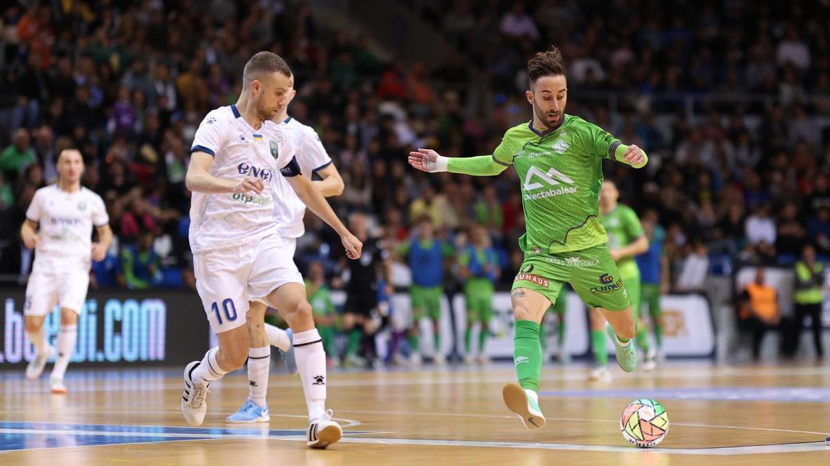 Partido contra el Hit Kyiv en la Elite Round de 2023:24