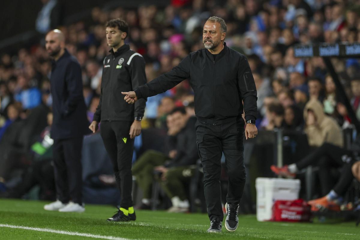 Hansi Flick, en el último partido del FC Barcelona, disputado en Vigo